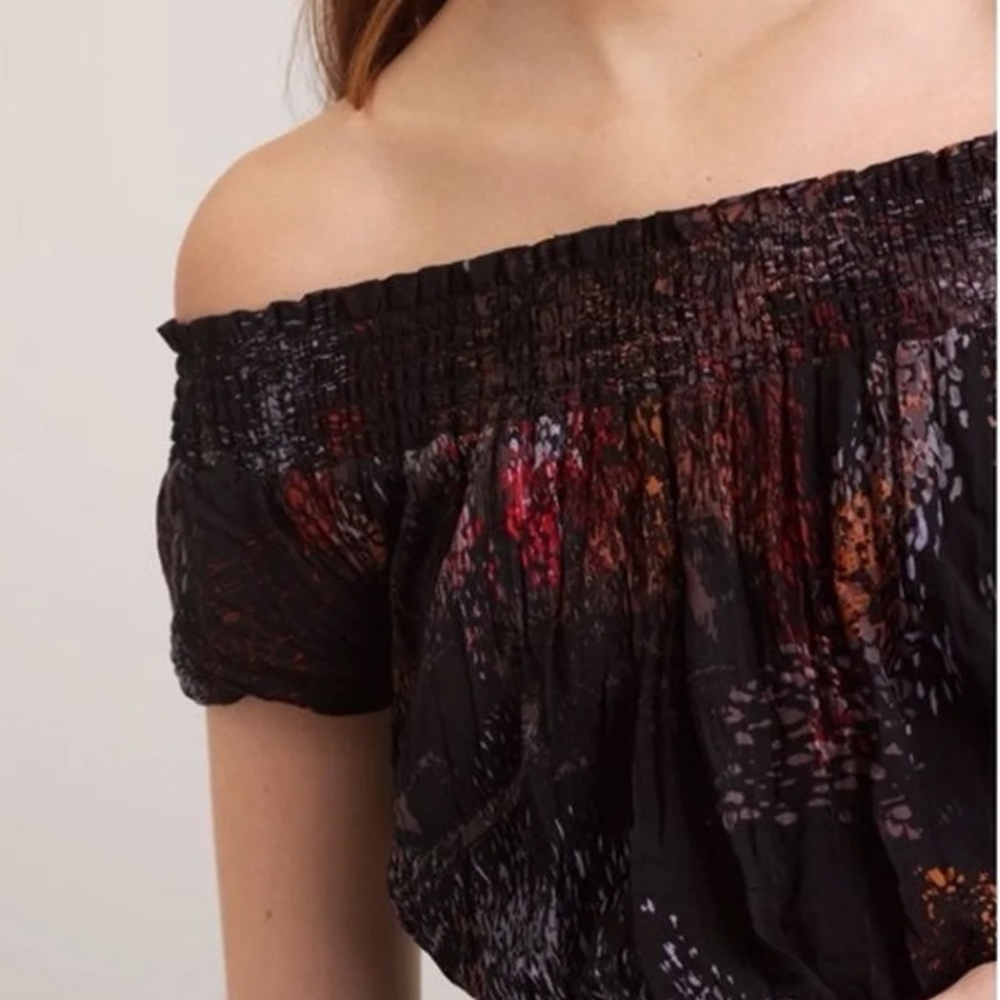 Aritzia Talulah Cabrini Off Shoulder Top